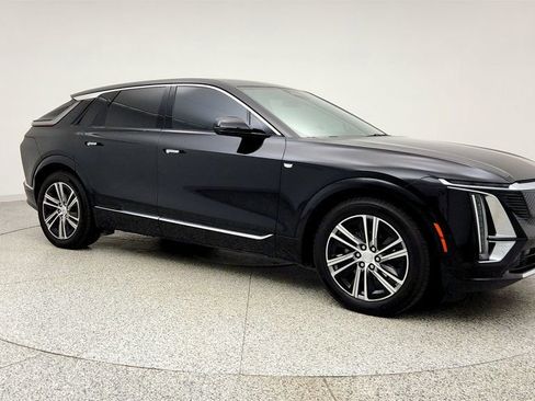 Used 2024 Cadillac Lyriq Luxury image 3