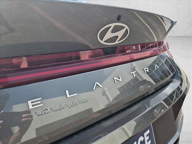 Used 2025 Hyundai Elantra SEL FWD image 28