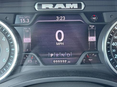 Used 2024 RAM 1500 Laramie AWD/4WD image 21