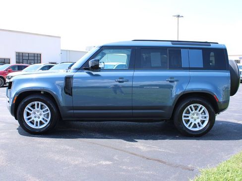 Used 2025 Land Rover Defender 110 S AWD/4WD image 4