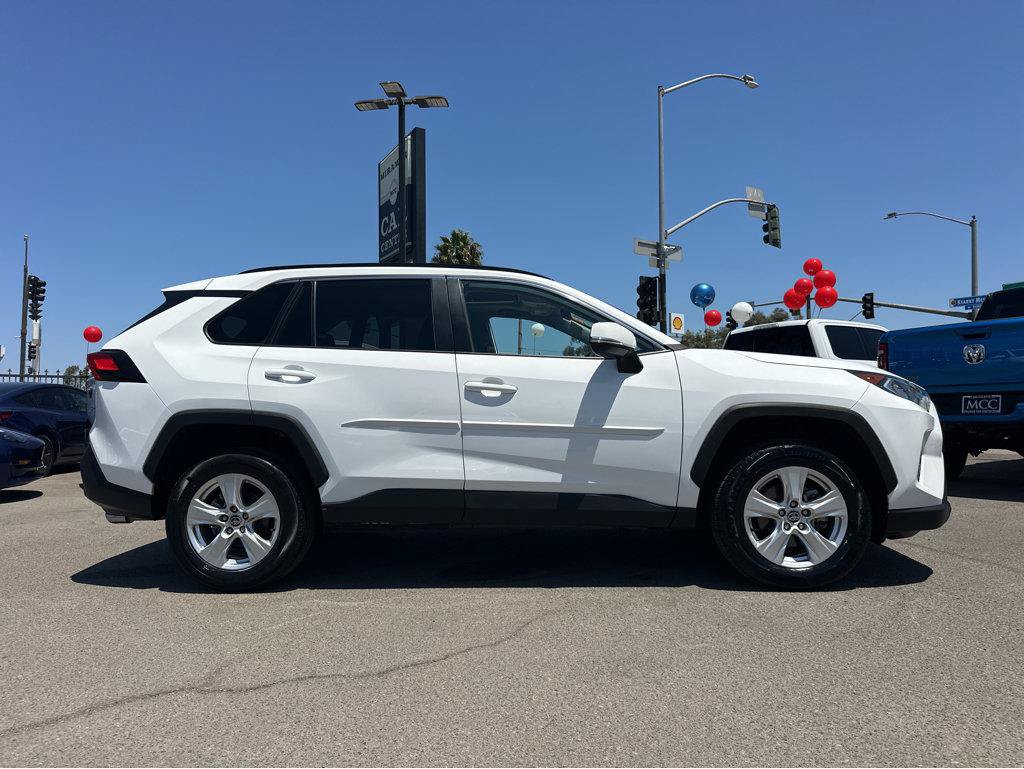Used 2021 Toyota RAV4 XLE w/ Convenience Package FWD image 41
