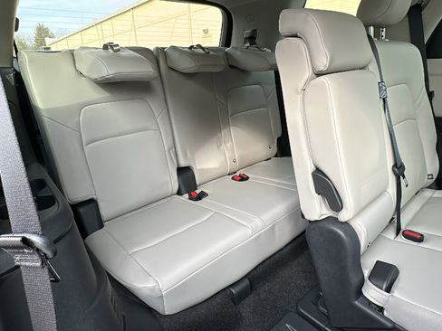 New 2025 Nissan Pathfinder SL image 14