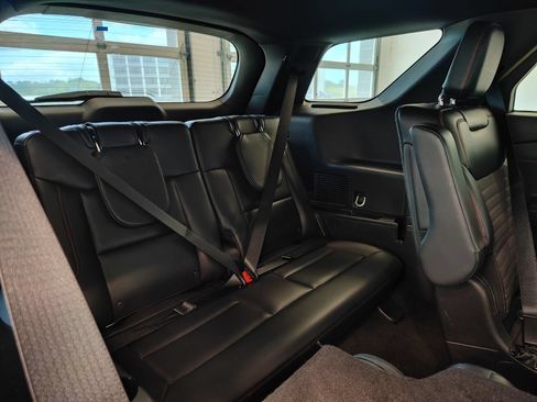 Used 2025 Ford Explorer ST-Line AWD/4WD image 18