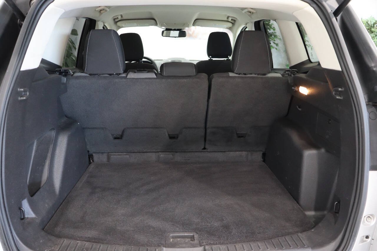 Used 2019 Ford Escape SE FWD image 13