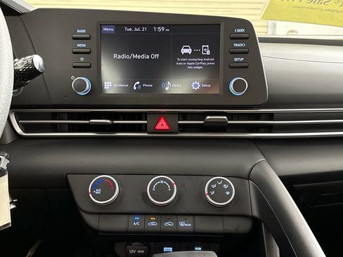 Certified 2024 Hyundai Elantra SE FWD image 19