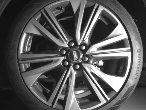 Certified 2025 Cadillac Optiq Luxury 2 AWD/4WD image 12