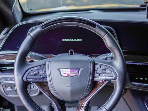 Used 2023 Cadillac Escalade ESV Sport Platinum image 31