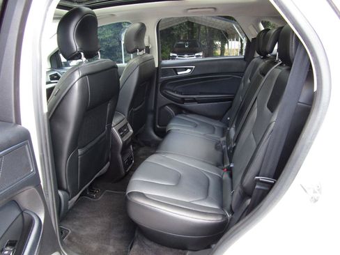 Used 2017 Ford Edge Titanium w/ Equipment Group 301A FWD image 20