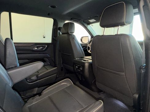 Used 2023 Chevrolet Suburban Premier image 31