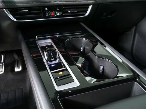 Certified 2025 Volkswagen Atlas Peak Edition SE image 17