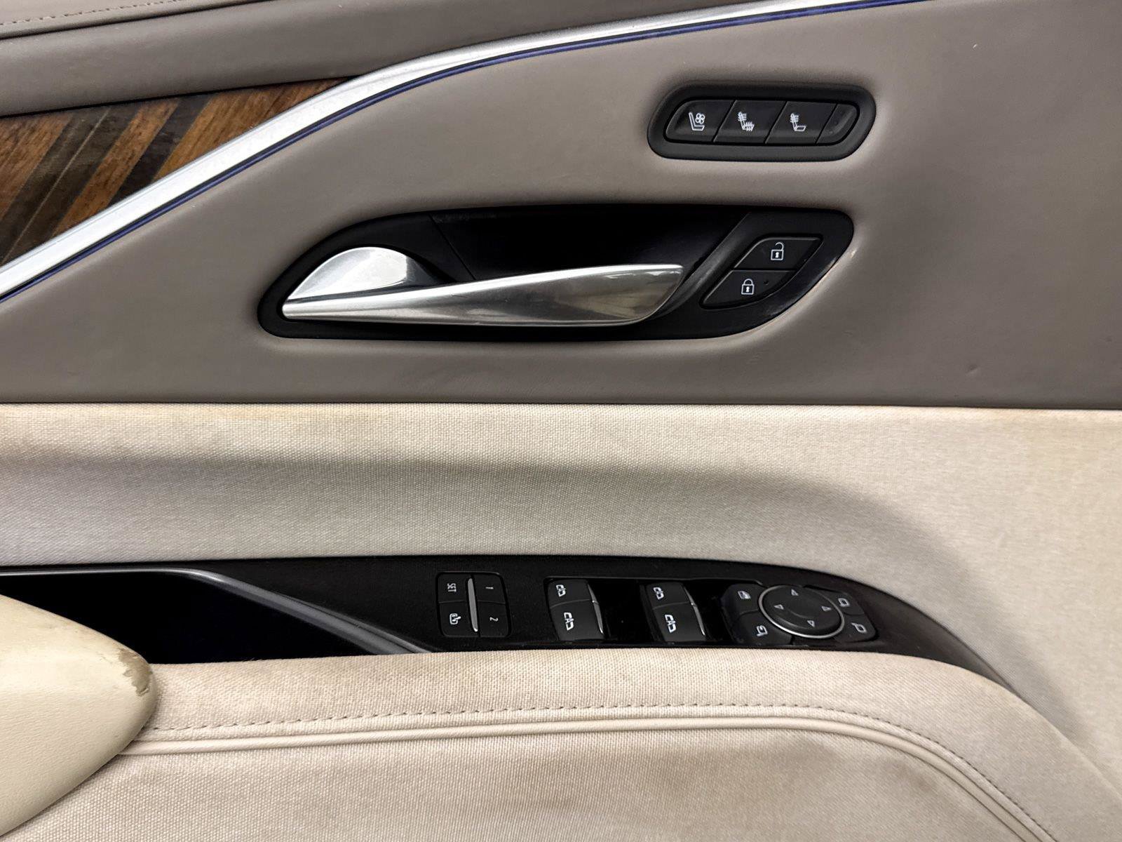 Used 2022 Cadillac Escalade Sport Platinum AWD/4WD image 30