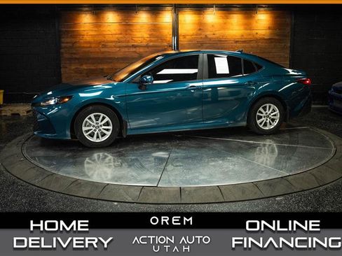 Used 2025 Toyota Camry LE image 1