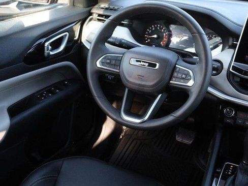 Used 2025 Jeep Compass Limited AWD/4WD image 22