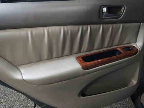 Used 2005 Toyota Camry LE image 20