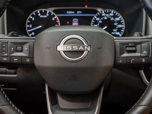 Used 2025 Nissan Rogue SV FWD image 12