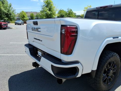 Used 2025 GMC Sierra 2500 Denali Ultimate AWD/4WD image 16