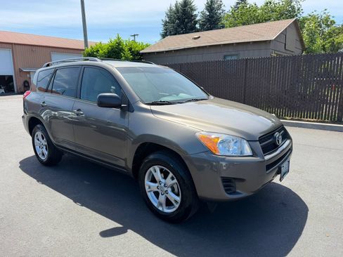 Used 2011 Toyota RAV4 4WD w/ Upgrade Value Pkg image 3