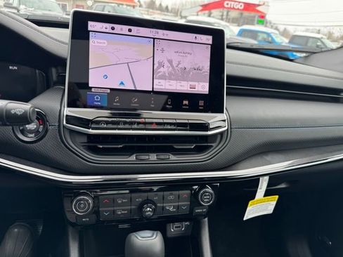 New 2026 Jeep Compass Limited w/ Sun, Sound & Navigation Group image 10