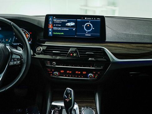 Used 2023 BMW 540i w/ Premium Package RWD image 13