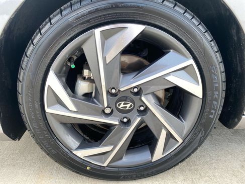 Used 2024 Hyundai Elantra SEL w/ Convenience Package FWD image 31
