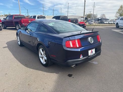 Used 2010 Ford Mustang GT Premium image 5
