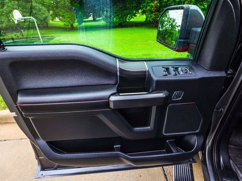 Used 2019 Ford F150 Lariat w/ Equipment Group 502A Luxury AWD/4WD image 40