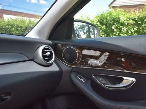 Used 2018 Mercedes-Benz C 300 4MATIC Sedan image 18
