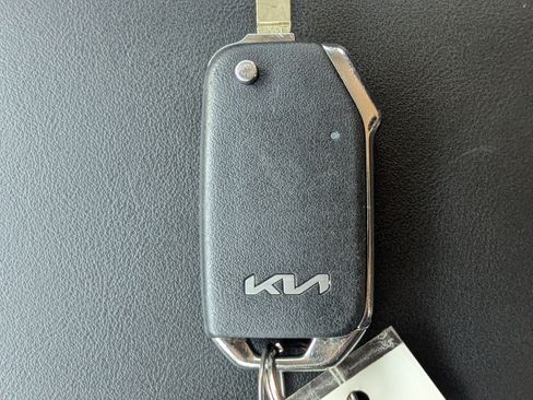 Used 2023 Kia Sorento LX FWD image 34