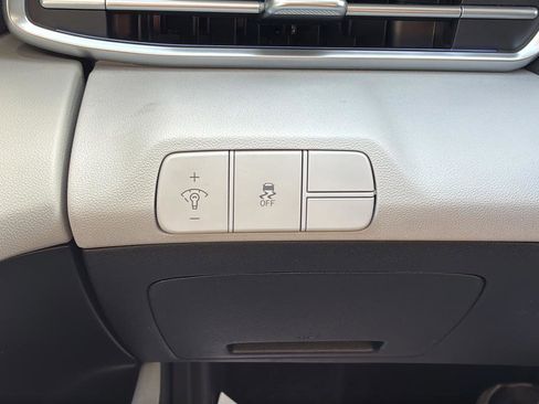 New 2026 Hyundai Elantra Limited FWD image 32