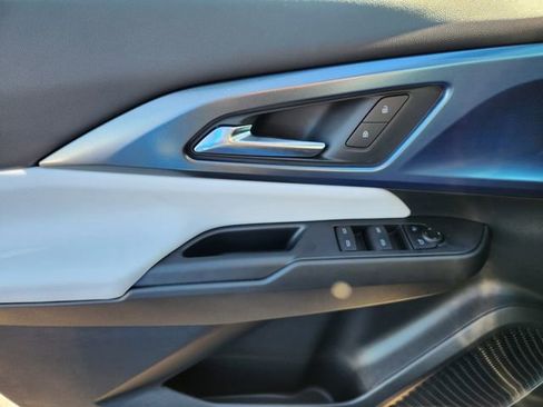 New 2026 Chevrolet Equinox EV LT image 15