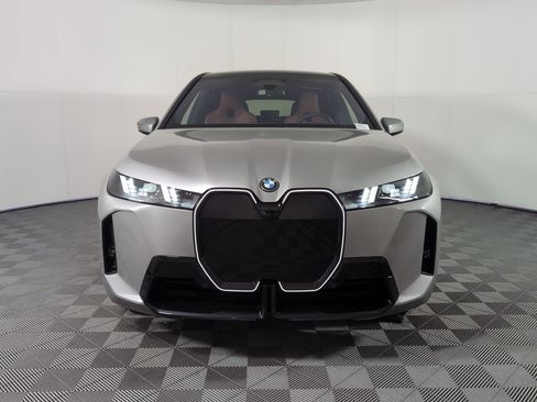 Used 2026 BMW iX xDrive45 w/ M Sport Package image 5