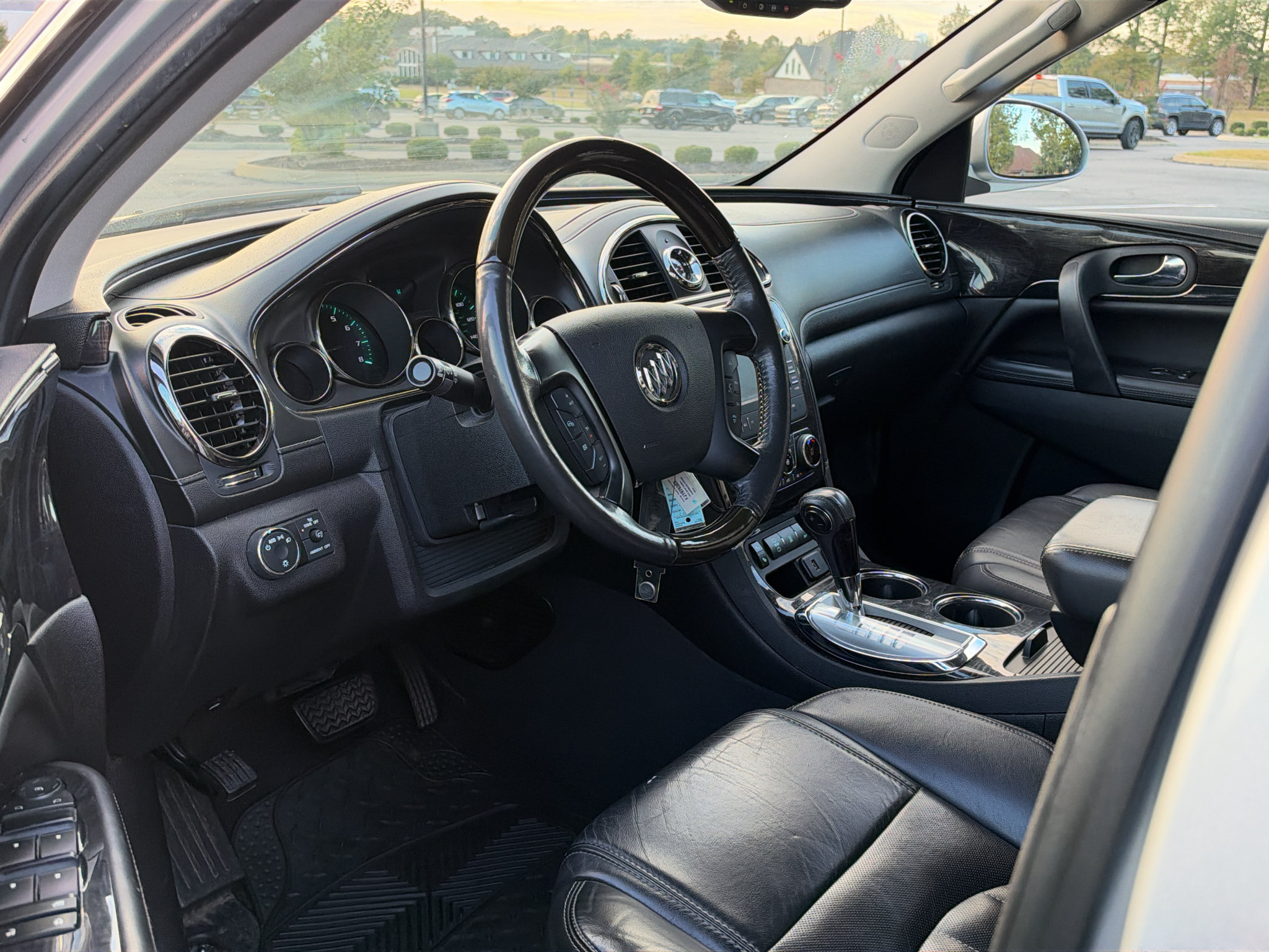 Used 2015 Buick Enclave Leather FWD image 10