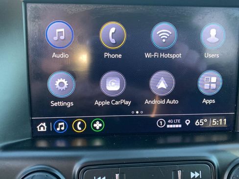 Used 2024 GMC Terrain SLT image 6