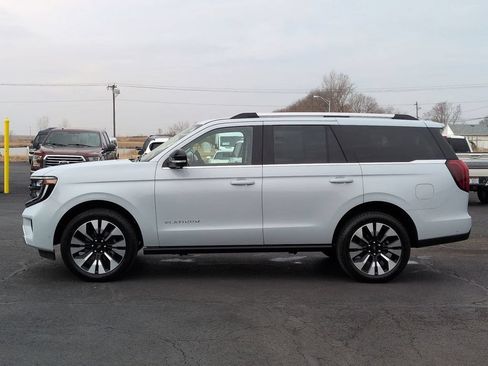 Used 2025 Ford Expedition Platinum w/ Driver's Package AWD/4WD image 5