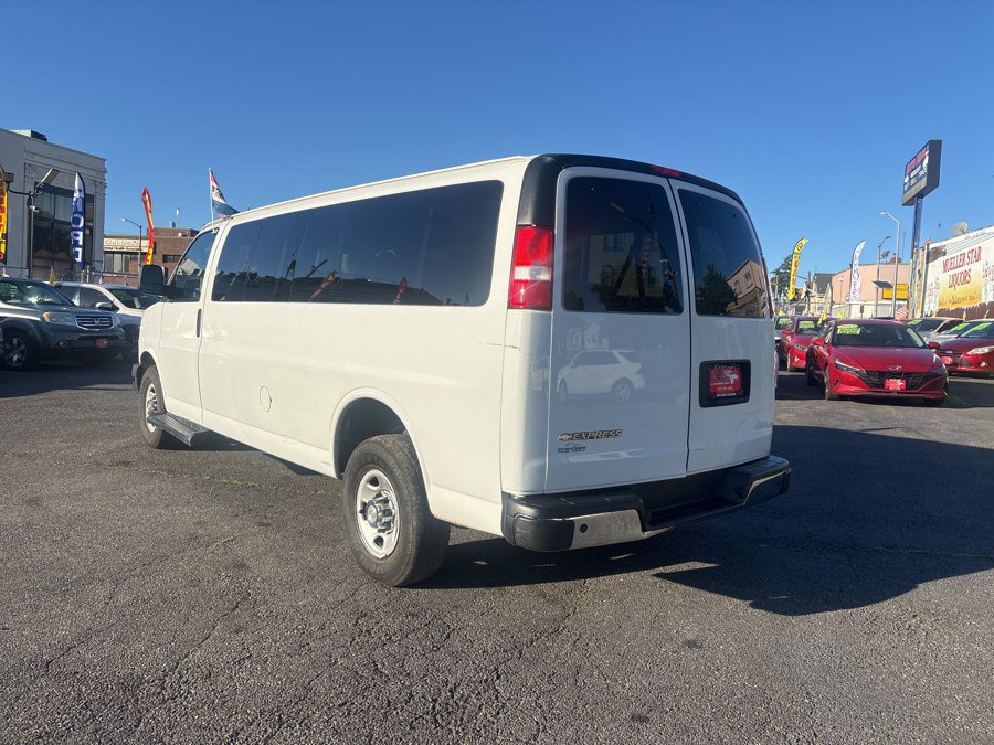 Used 2021 Chevrolet Express 3500 LT w/ LT Preferred Equipment Group RWD image 4