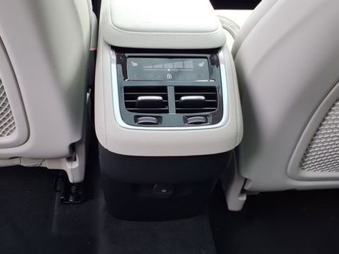 New 2026 Volvo XC90 B6 Ultra w/ Protection Package image 16