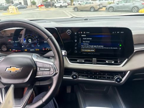 Used 2025 Chevrolet Equinox LT w/ Convenience Package II FWD image 22