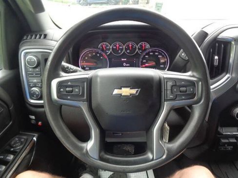 Used 2022 Chevrolet Silverado 2500 LT AWD/4WD image 13