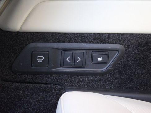 Certified 2024 Land Rover Range Rover Long Wheelbase SE image 39