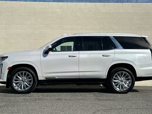 Certified 2023 Cadillac Escalade Premium Luxury w/ Performance Package image 7