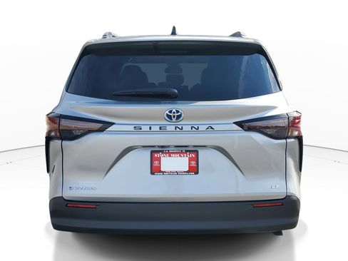 New 2025 Toyota Sienna LE image 5