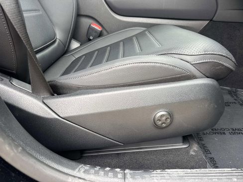 Used 2026 Mercedes-Benz GLC 300 image 13