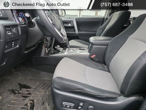 Used 2017 Toyota 4Runner SR5 image 9