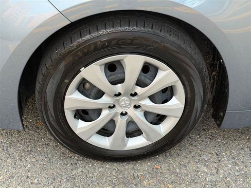 Used 2025 Toyota Corolla LE FWD image 15