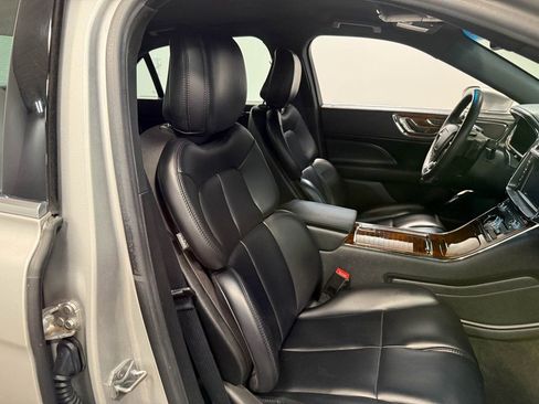 Used 2019 Lincoln Continental Premiere image 63