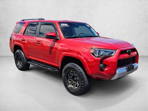 Used 2014 Toyota 4Runner SR5 AWD/4WD image 3