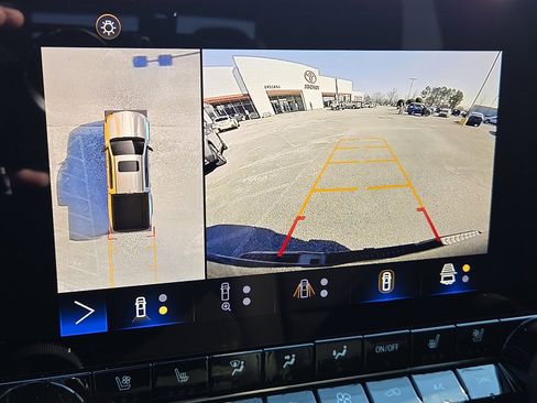 Used 2023 Chevrolet Colorado ZR2 w/ ZR2 Convenience Package III image 18