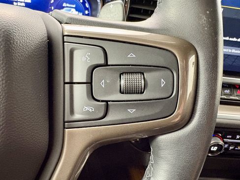 Used 2022 Chevrolet Silverado 1500 High Country w/ Technology Package image 14