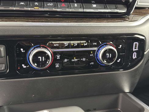 Used 2025 GMC Sierra 1500 Elevation image 29