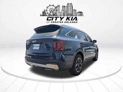 Used 2025 Kia Sorento S w/ Panoramic Sunroof Package FWD image 5